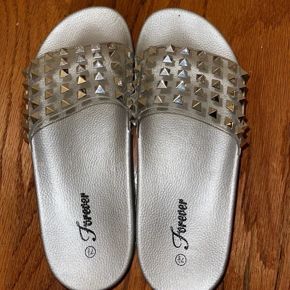 Forever 21 flip flops - Picture 5 of 7